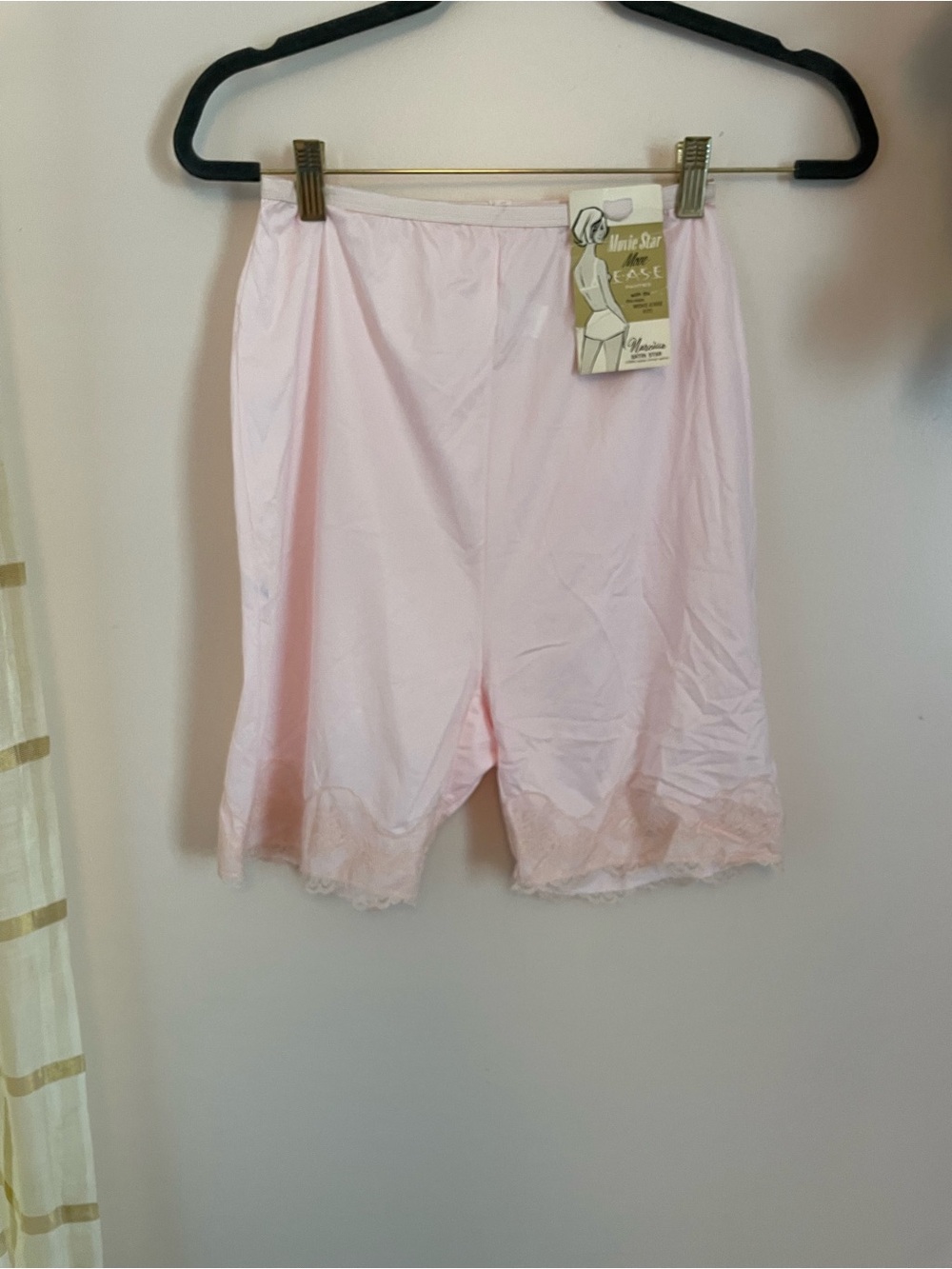 1960s Movie Star Move Ease Light Pink Lace-Trim Half Slip Shorts Pettipants